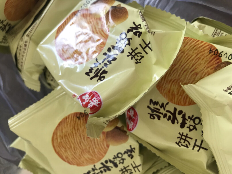 金豪佳JINHJ猴头菇饼干整箱500g*2箱早餐代餐猴头菇曲奇零食品小吃的休闲散装宿舍零食值得买吗？使用体验！