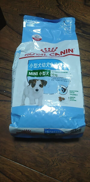 ROYALCANIN请问两个月大的小泰迪一次喂多少啊？一天喂几次？我之前好像喂多了，求解答，急！！！