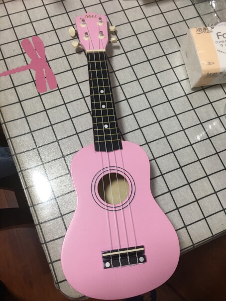 竹霖生ukulele尤克里里乌克丽丽21英寸棕色初学民谣小吉他九岁的孩子可以玩吗？