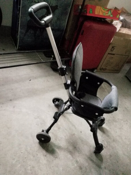 A+B儿童多功能防侧翻手推助步车这个七个月的宝宝可以坐吗？