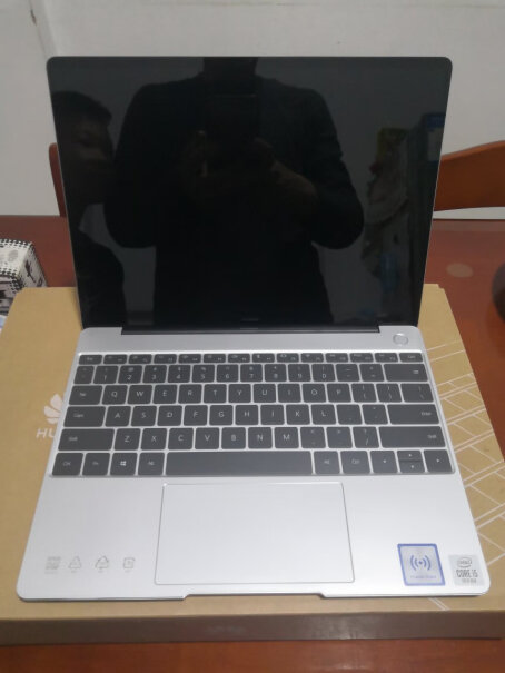 华为笔记本电脑MateBook13用时间长了闪屏吗？