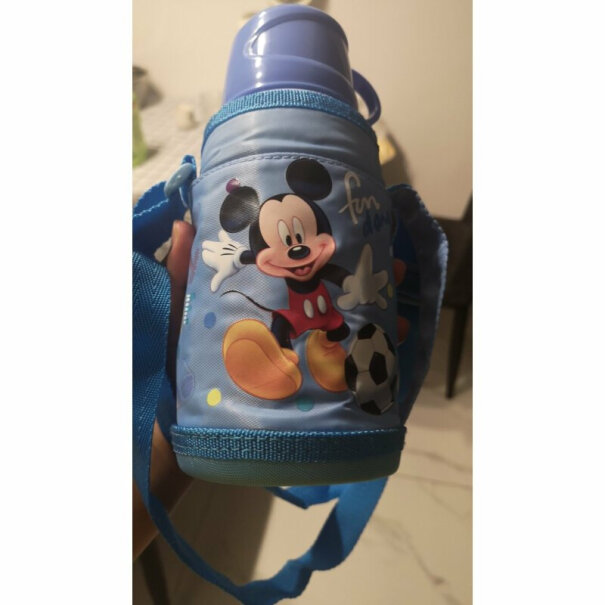 迪士尼儿童保温杯宝宝吸管杯婴儿水杯不锈钢保温水壶有异味吗？