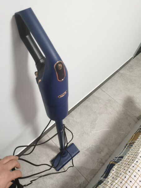 德尔玛DX1000吸尘器家用立式手持吸尘器能吸电脑主机里的灰尘吗？