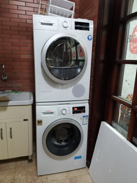 博世BOSCHWTW875601W 与 WAU284600W 洗衣机能否叠加起来？