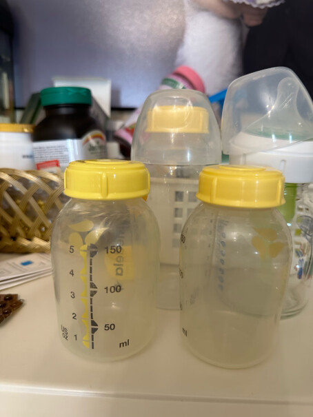 美德乐奶瓶PP150ml保鲜喂奶美德新生儿储存为什么盖子不是一体的，而是有个盖片？