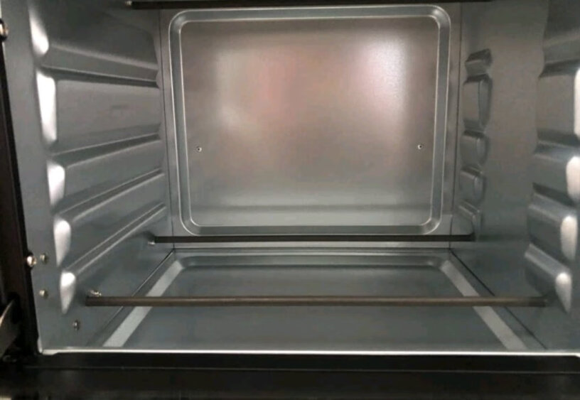 美的烤箱家用烘焙迷你小型电烤箱多功能台式蛋糕烤箱25L大家有烤土司吗，450克模具有没有问题？