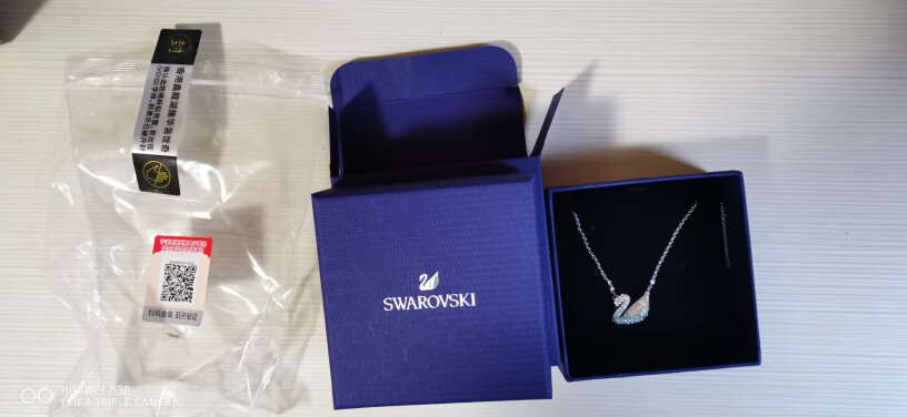 SWAROVSKI施华洛世奇大号好看还是小号好看呀？