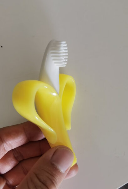 香蕉宝宝婴儿牙胶硅胶牙刷这个牙刷宝宝会不会咬掉？