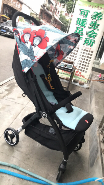 好孩子婴儿推车宝宝车婴儿伞车宝宝坐起来靠背稳吗？能用到多大？车内很窄吗？