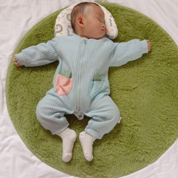 贝壳日记定型枕换洗枕套宝宝2个月了，有点偏头，还有用吗？