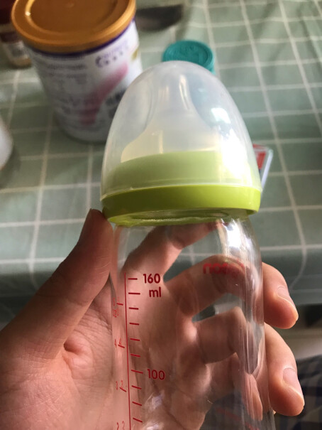 贝亲Pigeon宽口径玻璃奶瓶奶嘴套装婴儿奶瓶240ml+自然实感婴儿奶嘴L码+LL码买过的亲们，这是正品吗？
