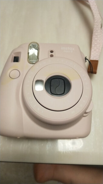 富士instax mini9相机 葡萄紫放进电池按开关没反应？