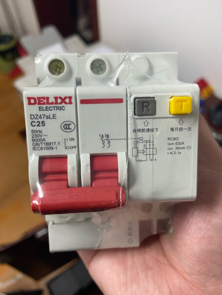 德力西电气（DELIXI ELECTRIC）配电箱-断路器德力西电气断路器空气开关应该注意哪些方面细节！评测真的很坑吗？