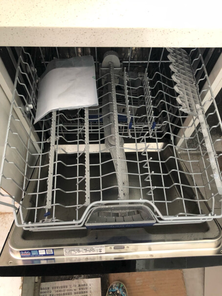 西门子大容量家用全自动智能洗锅洗碗机上面能放多重的物品？