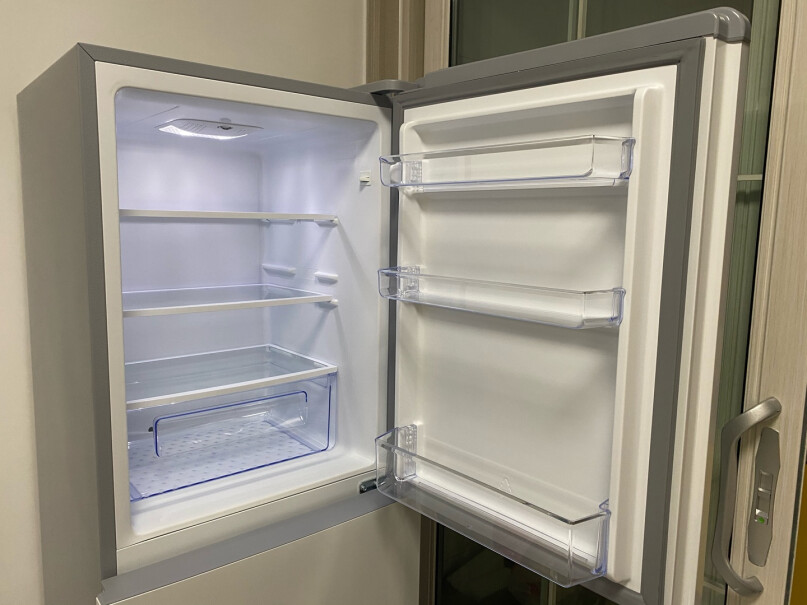 TCL201升怎么回事冰箱有问题，发给客服不回复的？