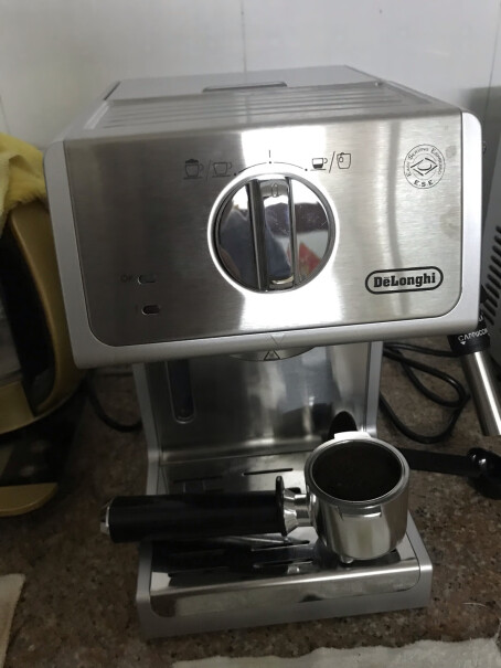 德龙咖啡机趣享系列半自动咖啡机这个跟ecp35.31有什么区别？