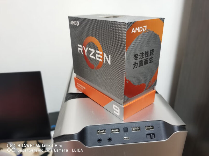 AMD R7 3800X 处理器带核显吗？