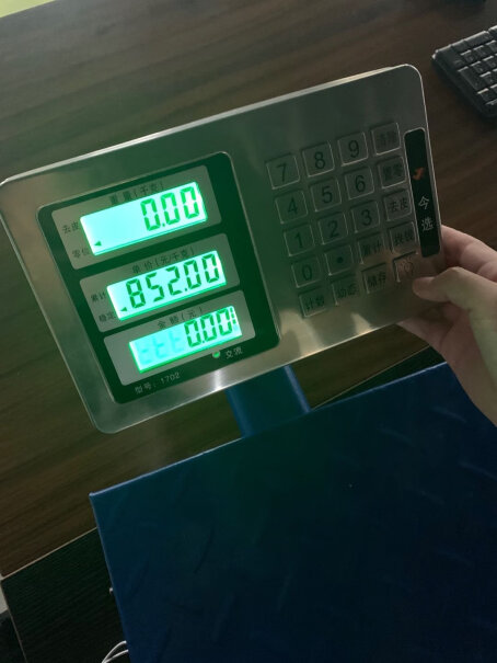 今选手提称重电子秤商用台秤100kg使用寿命多久？