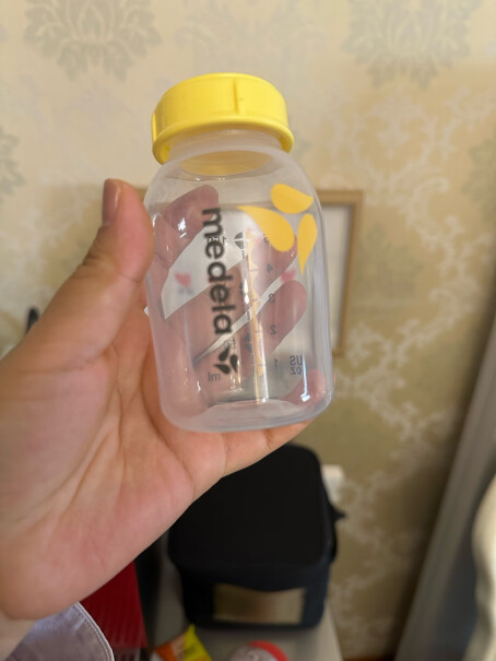 美德乐奶瓶PP150ml保鲜喂奶美德新生儿储存为什么盖子不是一体的，而是有个盖片？