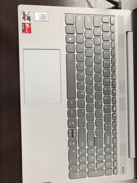 联想Lenovo小新Pro13高性能轻薄本英特尔酷睿i5亲们，这台电脑的鼠标是有线的那种吗？
