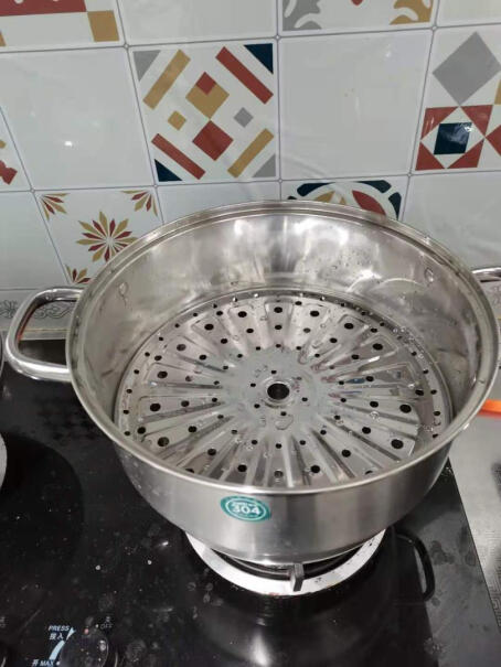 华帝VATTI问问大家你们买的28cm锅的本身磁铁吸的住吗？