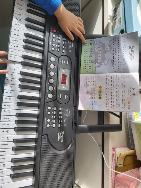 莫森mosenBD-668R倾城红便携式61键多功能电子琴教学版和演奏版区别是啥？