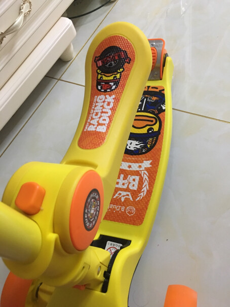 儿童滑板车乐的儿童滑板车发光宽轮网友诚实不欺人！值得买吗？