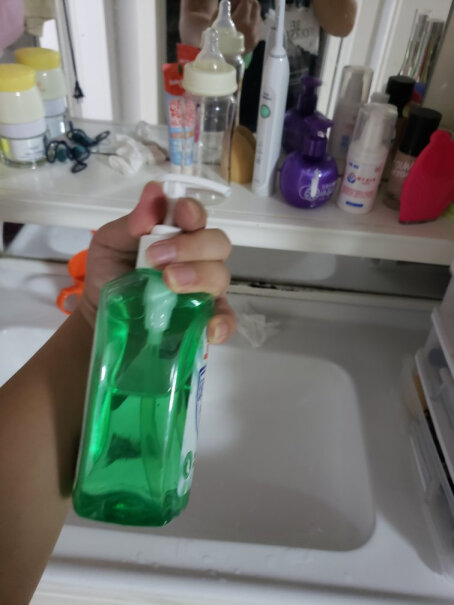 蓝月亮芦荟抑菌洗手液套装：500g瓶×6洗完手滑吗？