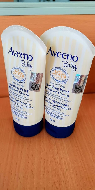 艾惟诺Aveeno）儿童面霜护肤霜滋润保湿大瓶装141克湿疹专用的味道麦香味，227克的为什么那么难闻，大家买的这两款味道一样吗？