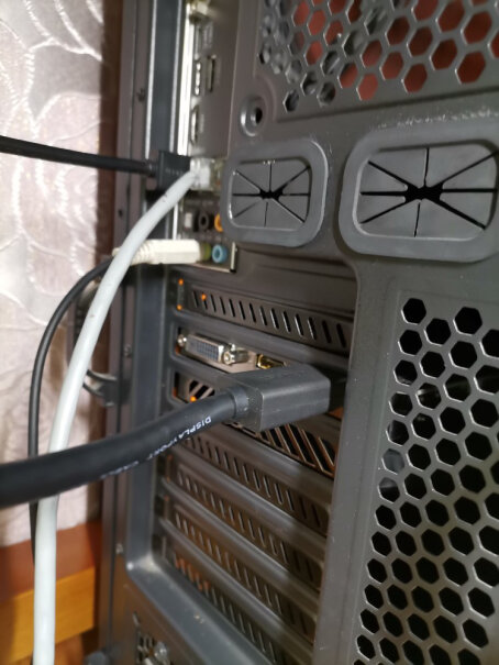 绿联DP线1.2版4K连接线 5米插上显示无信号是为啥？我的是宏碁小金刚，2k144的屏？
