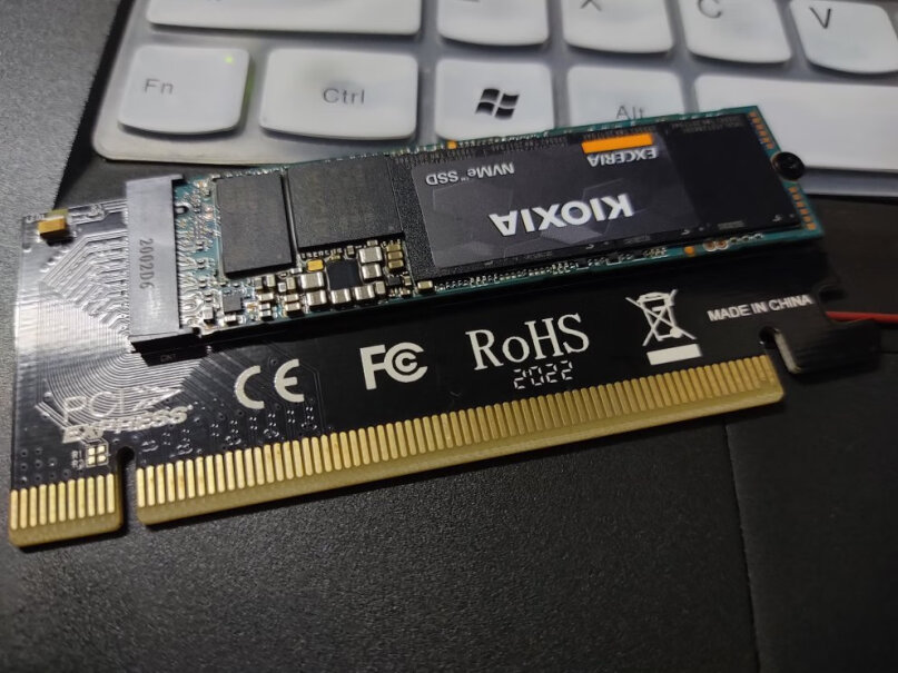 佳翼NVME硬盘转接卡PCIE能不能接上盘后 用在z77主板上当系统盘呢？