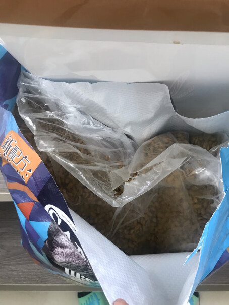 珍宝猫粮喜多鱼全价成猫鸡肉味里面是一袋袋的独立包装吗？