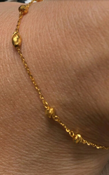 K金手镯-手链-脚链周六福珠宝黄18K金手链女款时尚转运小花珠彩金手链来看下质量评测怎么样吧！质量值得入手吗？