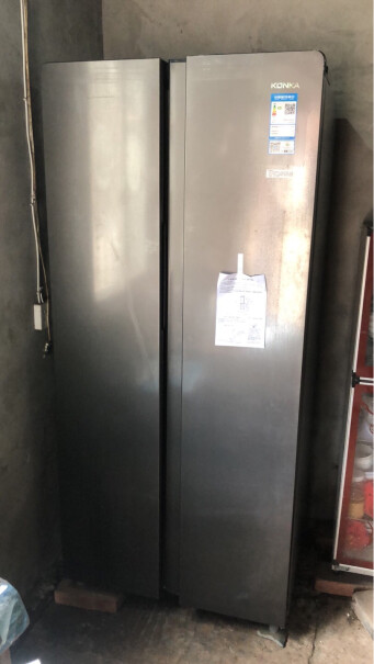 康佳184升双门冰箱请问这款冷冻室没灯吗？