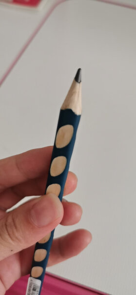 思笔乐洞洞笔铅笔小学生文具配套的铅笔刀可以削这个三角形的铅笔吗？