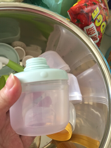 小熊电器玻璃辅食杯保鲜盒套装一格可以装几勺奶粉？