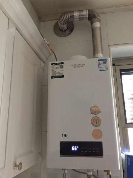 史密斯16升燃气热水器家用这燃气热水器放在厨柜内还是放外面的？
