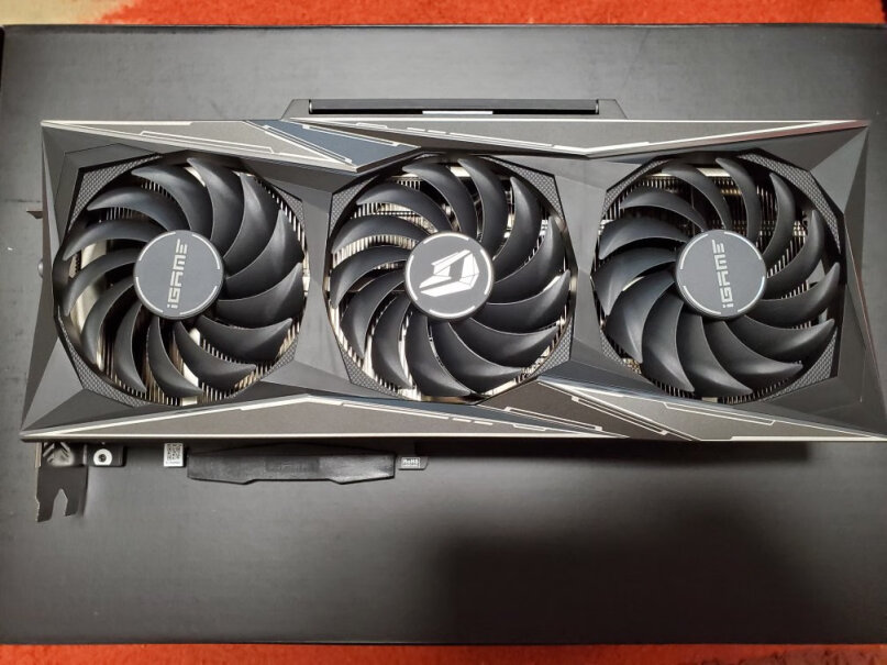 七彩虹iGame RTX 3070 Ultra W大家到货后，里面是空气吗？