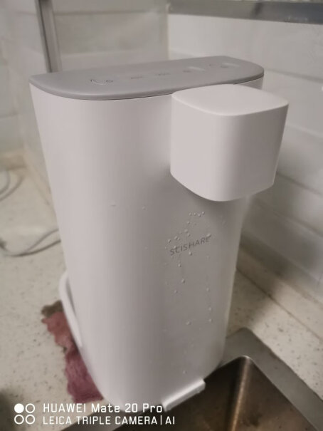 小米有品心想即热式饮水机喝水有塑胶味吗 质量如何？