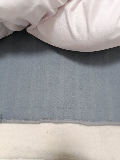 电褥子学生宿舍150120cm电热毯毯子双人彩虹是今年生产的吗？