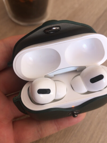Apple AirPods Pro (第二代) 配MagSafe无线充电盒 主动降噪无线蓝牙耳机 适耳眼小，之前带二代，这个pro 能带吗？