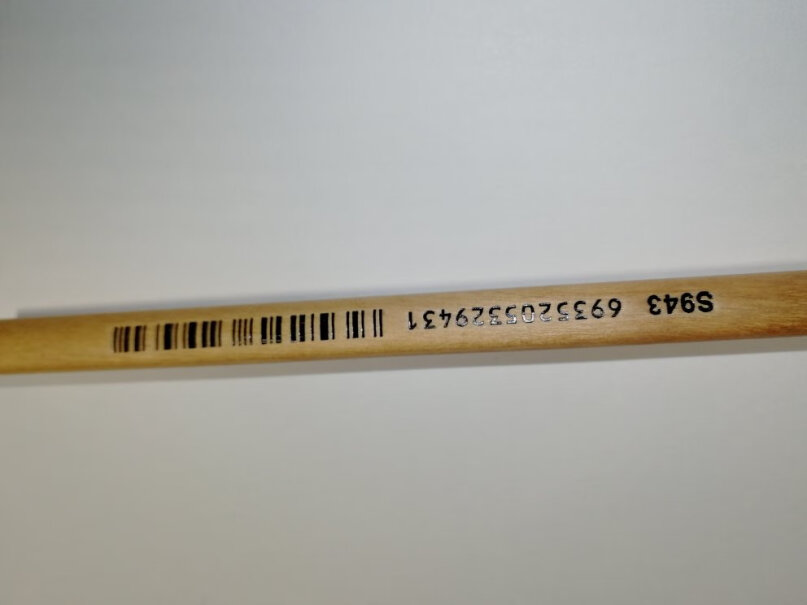 得力deli原木六角笔杆2B铅笔带橡皮头学生考试素描绘图铅笔容易断吗 质量怎么样？