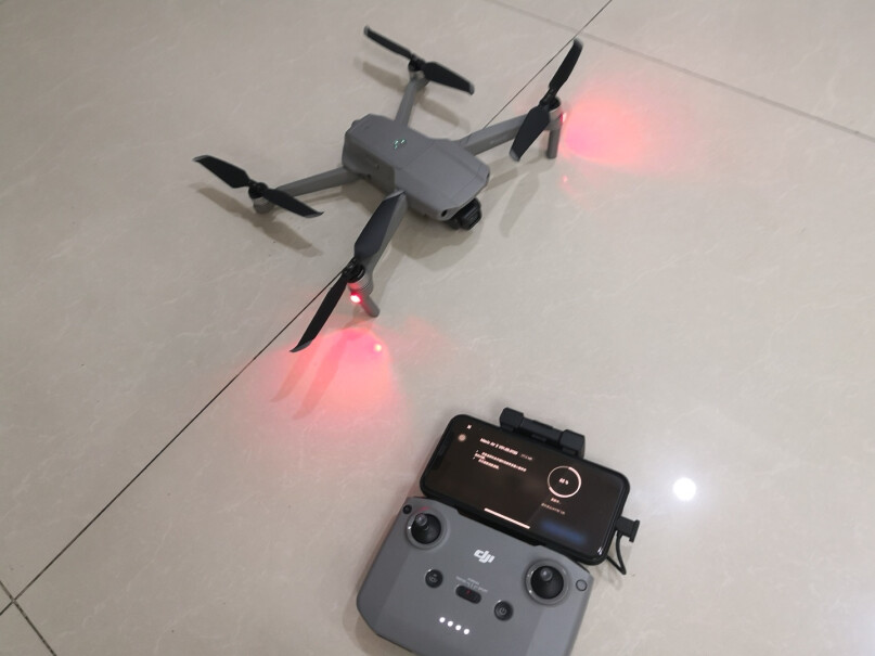 DJI 御 Mavic Air 2 无人机这个无人机带麦克风吗？