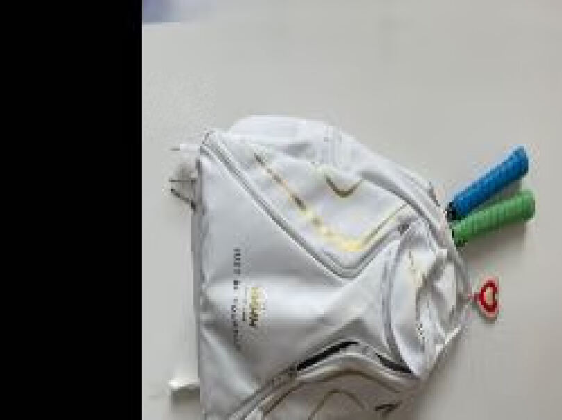 川崎羽毛球包双肩包KBP-8220白色漂亮，易脏，怎么擦洗？