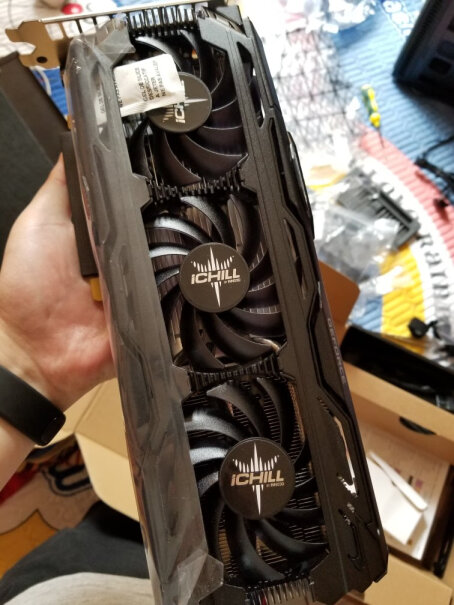 映众GTX1050Ti黑金至尊显卡这个卡的散热鳍片是什么焊接工艺 是回流焊还是穿片？