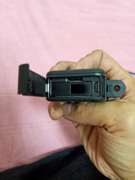 GoPro HERO8 直播相机Gopro hero 8 2198RMB 這個商品有附電池嗎？