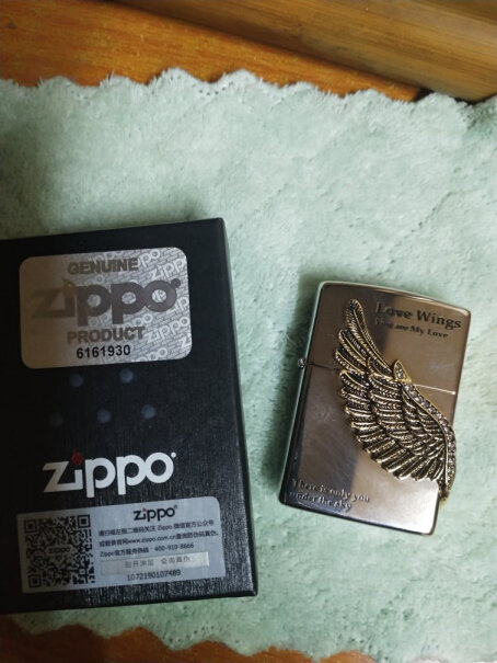 之宝Zippo打火机爱情之翼想买来送人 可是怕刮花 这款用久了会刮花吗？