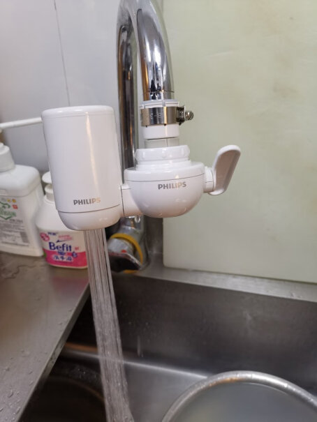 飞利浦水龙头净水器家用水龙头过滤器厨房自来水过滤器净水机过滤口不适合出热水，那切换到原水的出水口可以走热水器的热水吗？