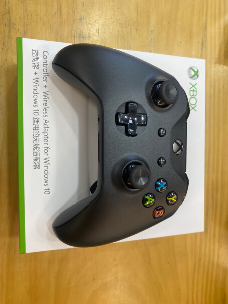 微软Xbox无线控制器磨砂黑+Win10适用的无线适配器无线手柄带振动吗？