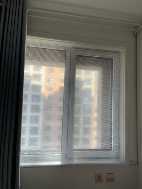 赫伊莎冬季窗户玻璃空调保温膜加厚高透光厚还是薄？